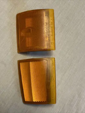GM157-U000P GM Left Marker Light Blinker Chevy Gmc Sierra