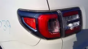 166-02589L GMC TRUCK Driver Tail Light Acadia