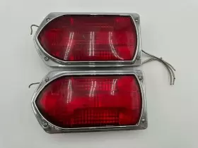 RS-53 Trailer Ambulance Turn Signal Arrow Lens Frame