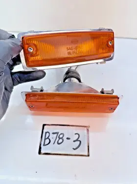 BLPO-133-2 HELLA Amber Front Parking Turn Signal Light