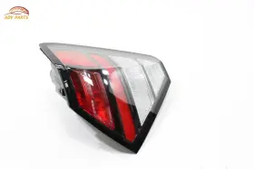 92406BE010 HYUNDAI Kona Rear Bumper Right Reflector Signal #2 92406BE010 HYUNDAI Kona Rear Bumper Right Reflector Signal #2