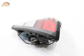 92406BE010 HYUNDAI Kona Rear Bumper Right Reflector Signal #3 92406BE010 HYUNDAI Kona Rear Bumper Right Reflector Signal #3