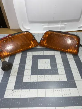3024R IKI Parking Lamp Turn Signal Light Rh Lh Datsun