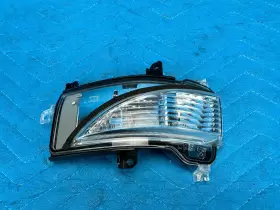 26165-1LA1A INFINITI Rear View Mirror Armada Turn Signal Lamp