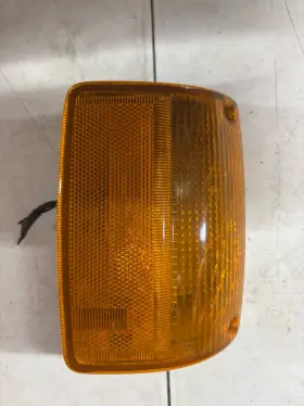 116-58110R ISUZU Trooper Front Right Passenger Turn Signal