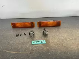 DAC10940 JAGUAR Xjs Left Right Front Turn Signal Lights 740 DAC10940 JAGUAR Xjs Left Right Front Turn Signal Lights 740