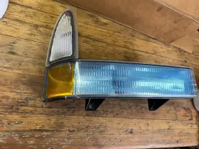 F-250 KM-AUTOPARTS Parking Signal Light Passenger Ford