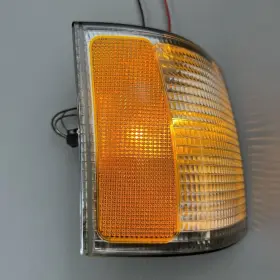 100940 LAND ROVER Right Headlight Corner Turn Signal Parking #2