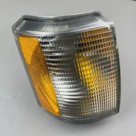 100940 LAND ROVER Right Headlight Corner Turn Signal Parking #3