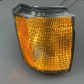 100940 LAND ROVER Right Headlight Corner Turn Signal Parking