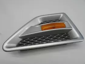 LR001660 LAND ROVER Fender Grill Right Passenger Front Turn #2