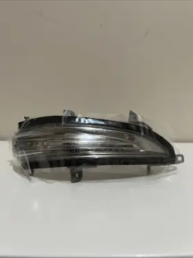 81730-60130 LEXUS Front Passenger Mirror Turn Signal Lamp