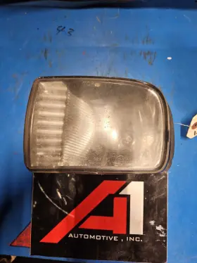 116-03137 LINCOLN Ls Left Fog Driving Light Lower Bumper Lh 116-03137 LINCOLN Ls Left Fog Driving Light Lower Bumper Lh