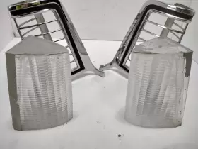 D5LB-13237-AA LINCOLN Iv Front Corner Turn Signal Bezels Lh