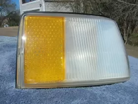 E4LB-15A428-BD LINCOLN Vii Right Passenger Cornering Light