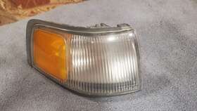 041-4121 MAZDA Stanley Front Passenger Corner Light Mpv