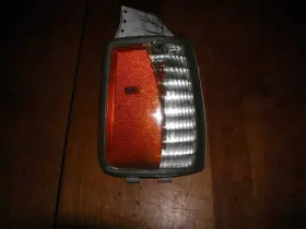 116-58240R MAZDA Navajo Right Corner Light Lamp Lens Park