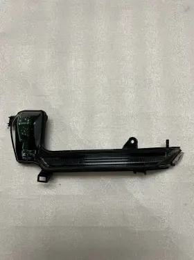 DFR5-69-182B MAZDA Front Left Mirror Signal Light