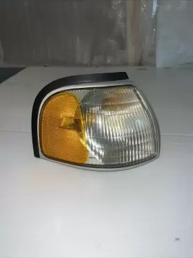 F87B-13B220-C MAZDA Right Passenger Turn Signal Marker Lamp
