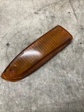 001-826-65-90 MERCEDES Bumper Light Lens Rh W107 R107 350SL