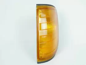MB260 MERCEDES Turn Isgnal Light Lamp Fender Lh 300TD 300CE