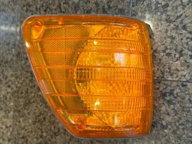 130233006 MERCEDES Right Turn Signal Marker Light Bosch W116