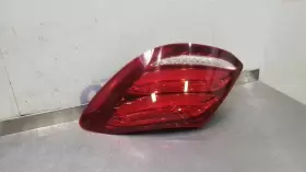 E300 MERCEDES Quarter Tail Light Lamp Passenger Right