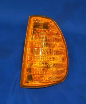 Mercedes-benz 1977-1985 W123 240D 300D Left Turn Signal Light