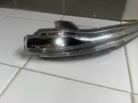 A2006-330-14 MERCEDES Mirror Turn Signal Light Passenger