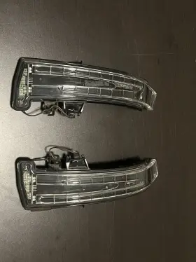 A3159539A MERCEDES Cls Mirror Indicator Turn Signal Light