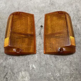 1124-241R MITSUBISHI Marker Turn Signal Lenses Montero Raider
