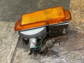 116-58037R MITSUBISHI Passenger Corner Turn Signal Dodge Park #3
