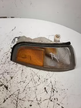 116-60225R MITSUBISHI Passenger Corner Light Lamp Turn Signal #2