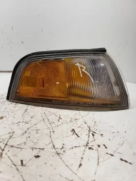 116-60225R MITSUBISHI Passenger Corner Light Lamp Turn Signal