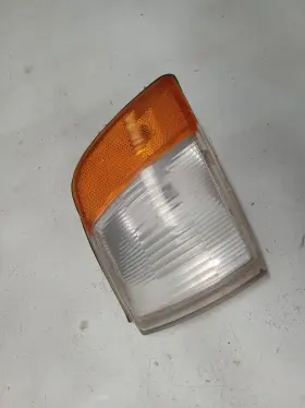 D5895 MITSUBISHI Left Corner Turn Signal Light Galant Park #2 D5895 MITSUBISHI Left Corner Turn Signal Light Galant Park #2