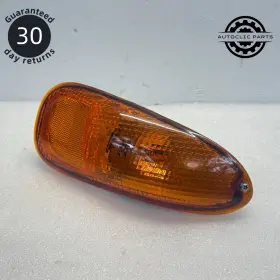 Mitsubishi Mr124514 94-98 3000gt Front Passenger Side Rh Turn Signal Corner Light Lamp