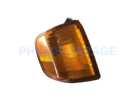 MR391888 MITSUBISHI Passenger Right Front Turn Signal Light