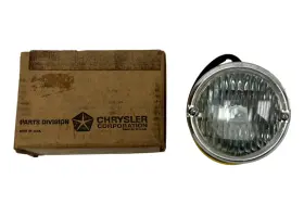 1937196 MOPAR Parking Turn Signal Light Lamp Nos D300 Dodge