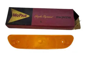 2448610 MOPAR Cornet Left Right Parking Light Lamp Lens Nos