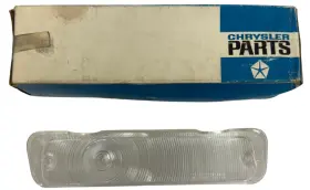 2525677 MOPAR Left Driver Parking Light Lamp Lens Nos