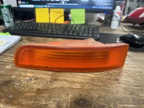 116-58608L NISSAN Driver Corner Light Lamp Turn Signal Inner 116-58608L NISSAN Driver Corner Light Lamp Turn Signal Inner