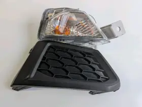 622566CA0A NISSAN Front Right Turn Signal Light Lamp Bezel