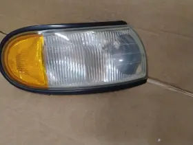 F3XA-13215-AG NISSAN Front Right Corner Turn Signal Light