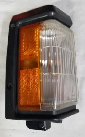 212-23922 NISSAN OEM Turn Signal Right Corner Body