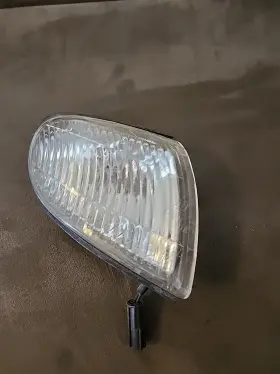 052-0697 MAZDA Right Front Corner Light Stanley Millenia Park