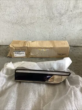 923B2-T6000 Right Fender Lower Repeater Light G80 Genesis