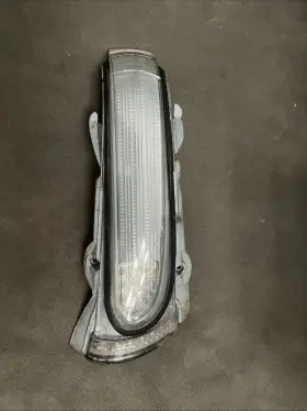 2208100264 OEM MERCEDES BENZ Right Mirror Turn Signal Light
