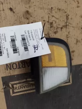 116-00943R OLDSMOBILE Passenger Corner Light Marker Ciera
