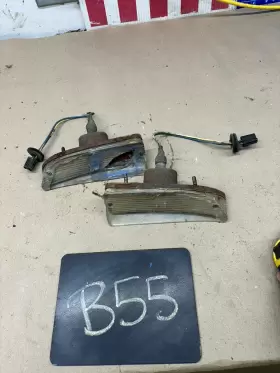 4954932 OLDSMOBILE Cutlas Front Turn Signals Lamp Set F85