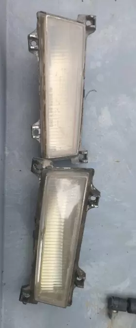 10976671 CHEVROLET Turn Signal Light Lower Botto Caprice